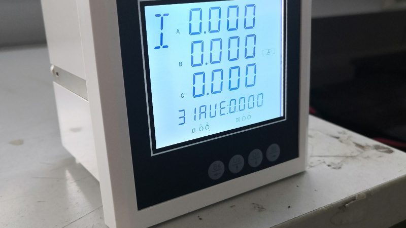 在选择仪器时，要关注以下指标：